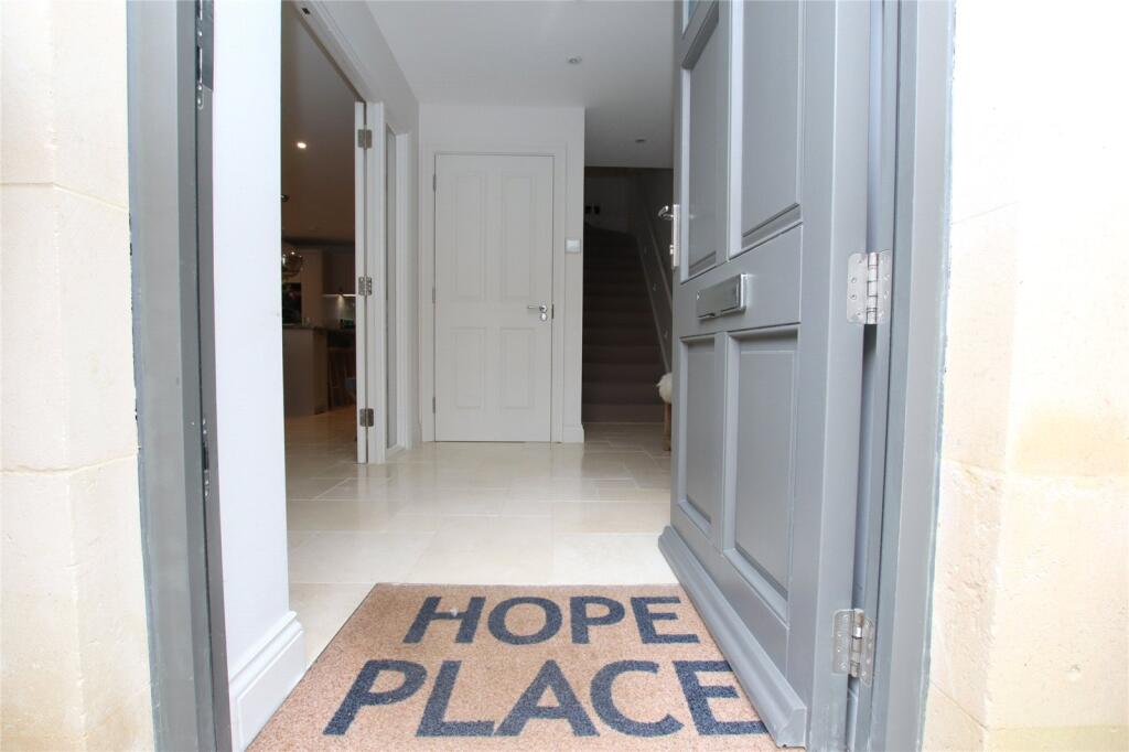 House in Bath - View 5