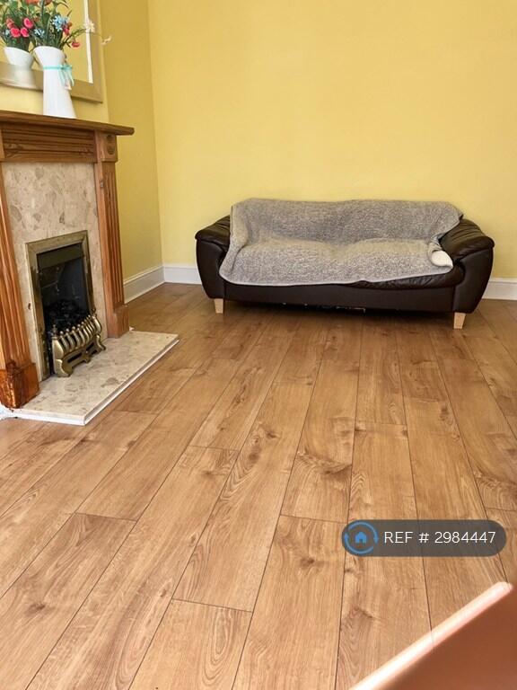 House in Twickenham - View 3