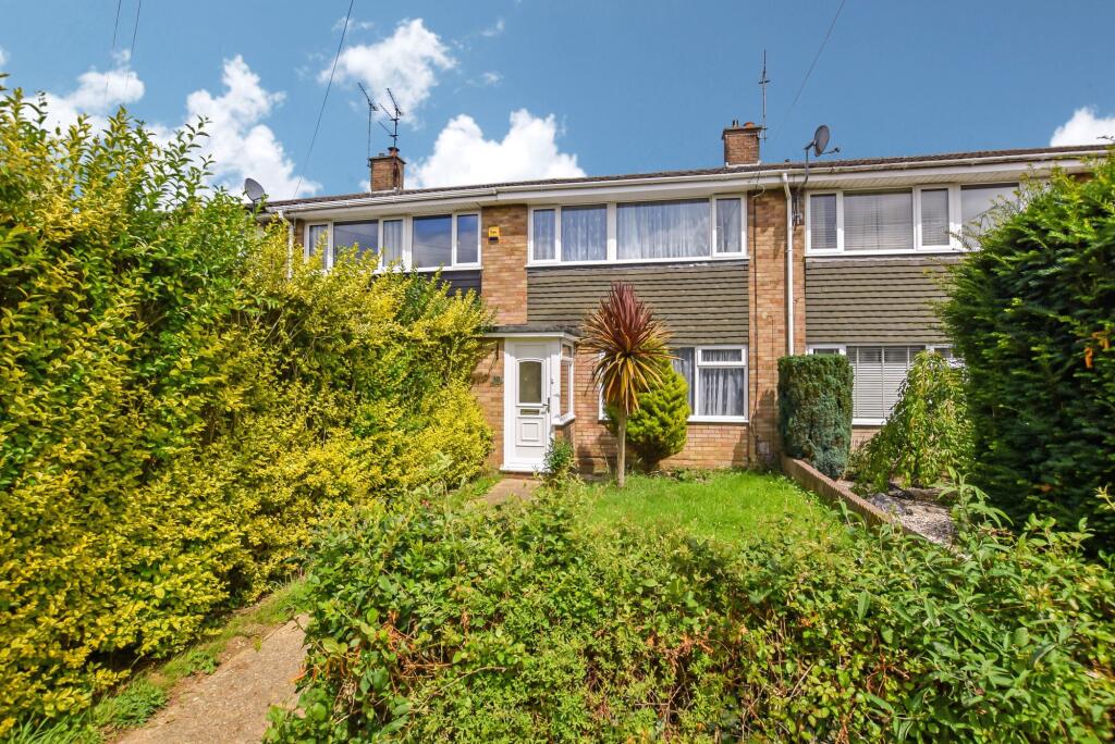 Main image of property: Woodmanhurst Road, Corringham, SS17