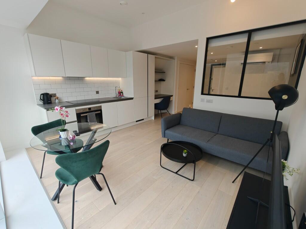 Main image of property: Great West Road, London, TW8