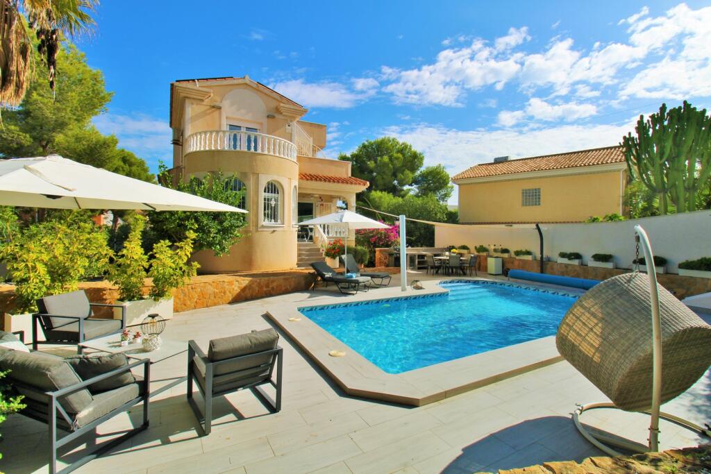 Main image of property: Valencia, Alicante, Villamartin