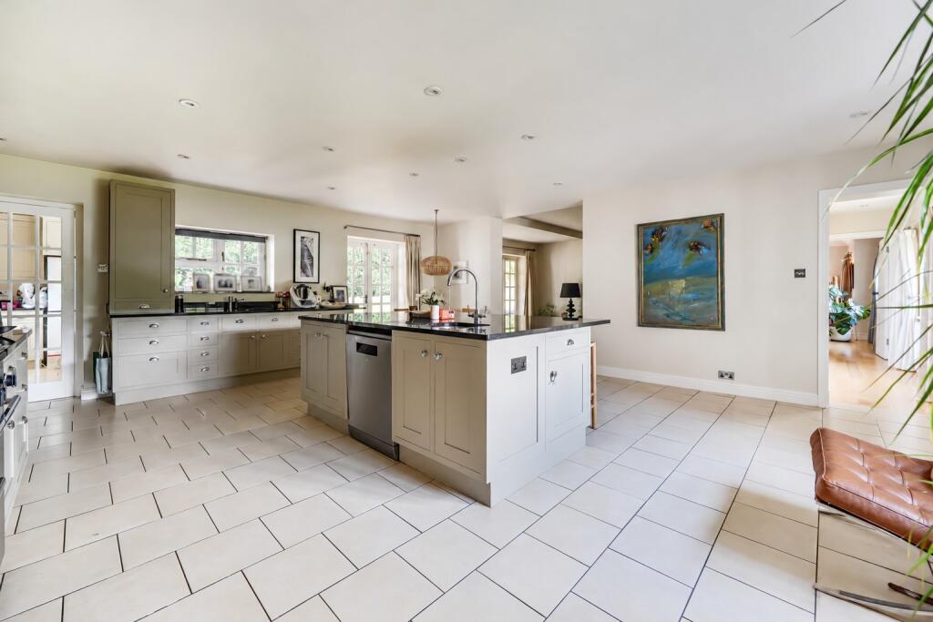 House in Woking, Surrey - View 5