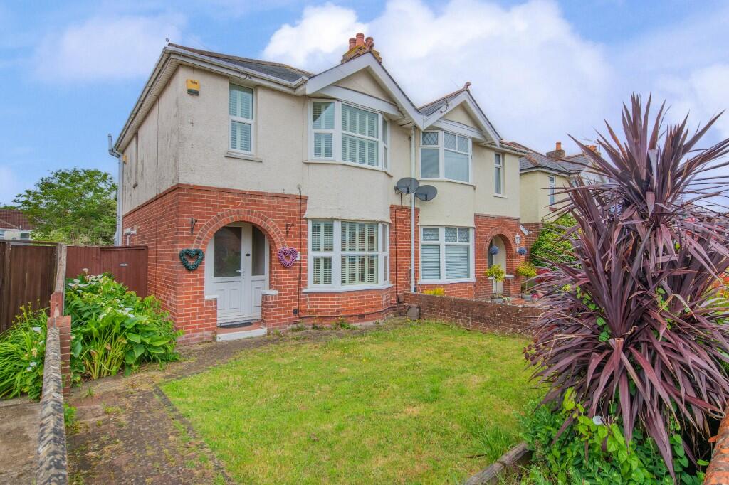 3-bed semi-detached on Chamberlayne Road, Eastleigh, SO50, £350,000