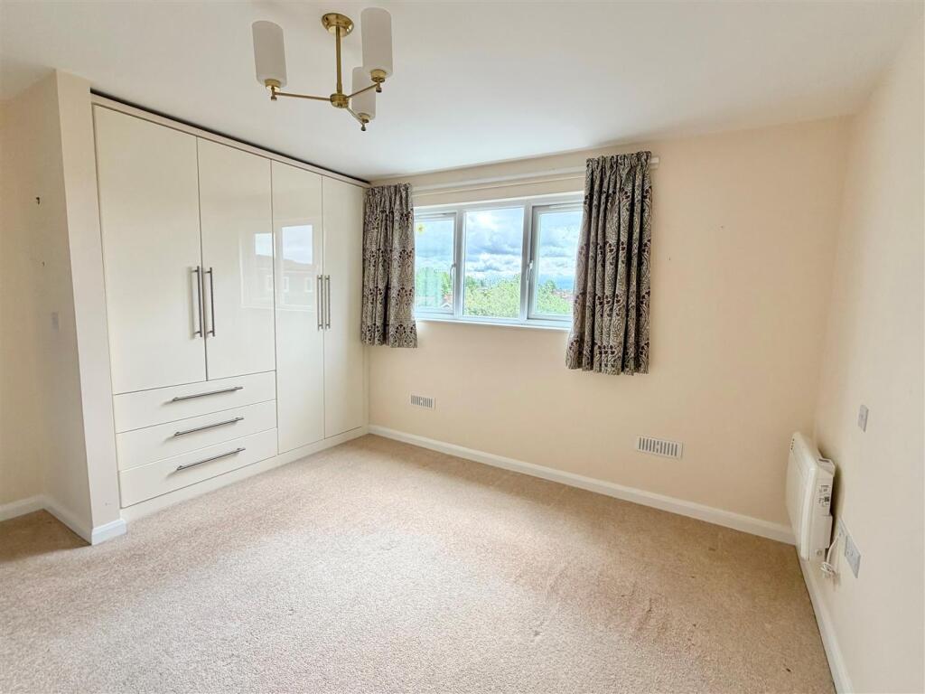 Apartment in Shrewsbury, Radbrook Green - View 5