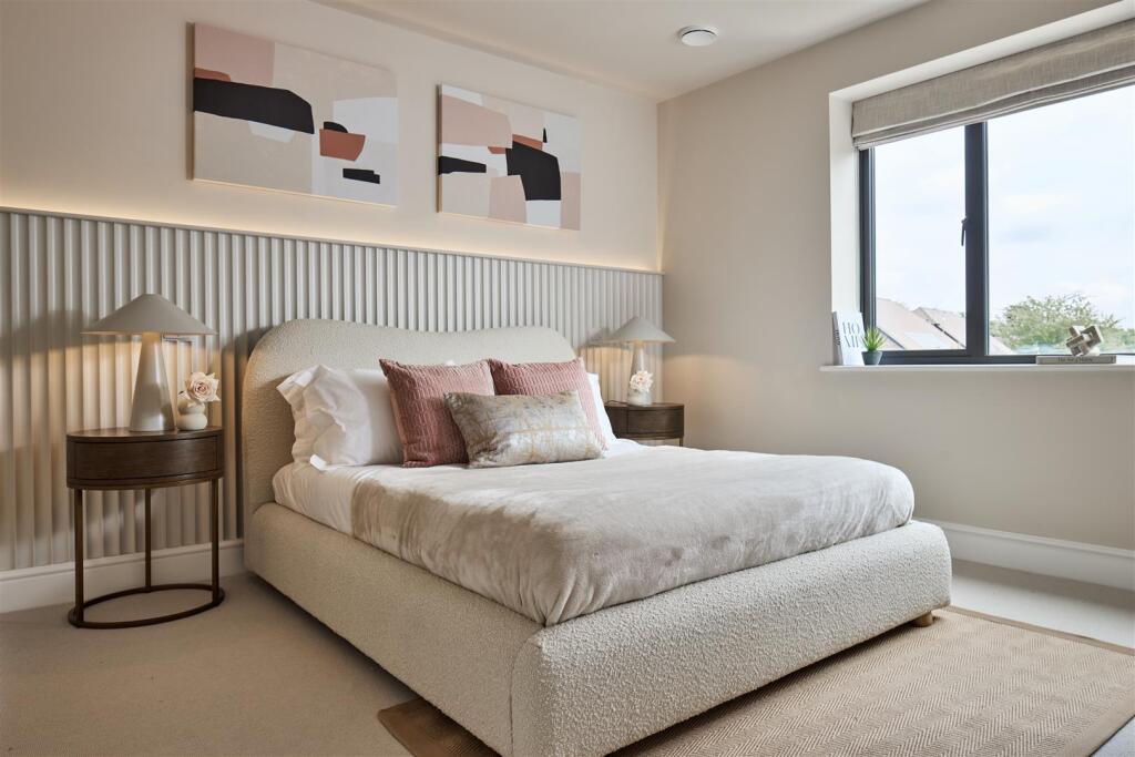 House in Tunbridge Wells, High Brooms, Southborough - More