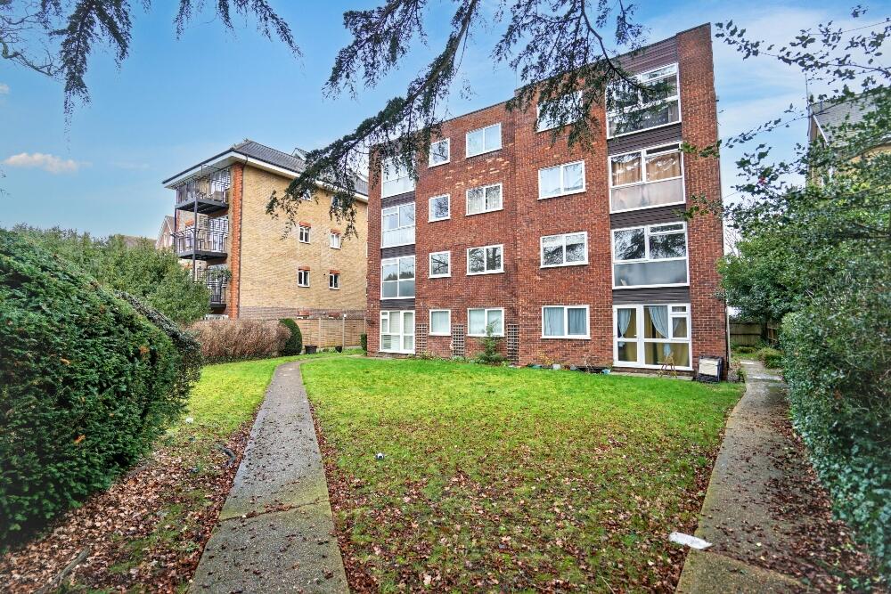 2-bed flat on 2, Oakwood Avenue, Beckenham, London, BR3, £400,000