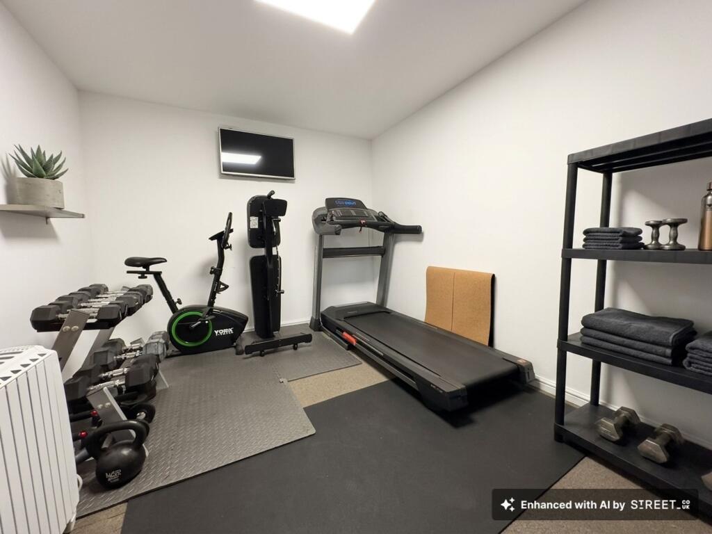 3 bedroom end of terrace house for rent