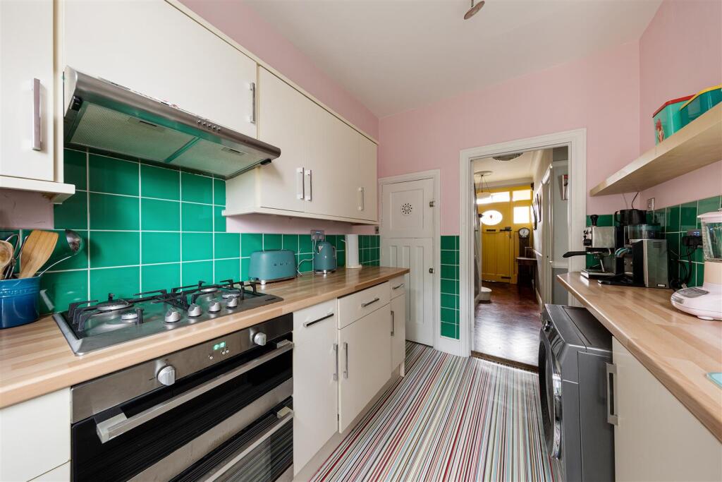 House in London - View 3