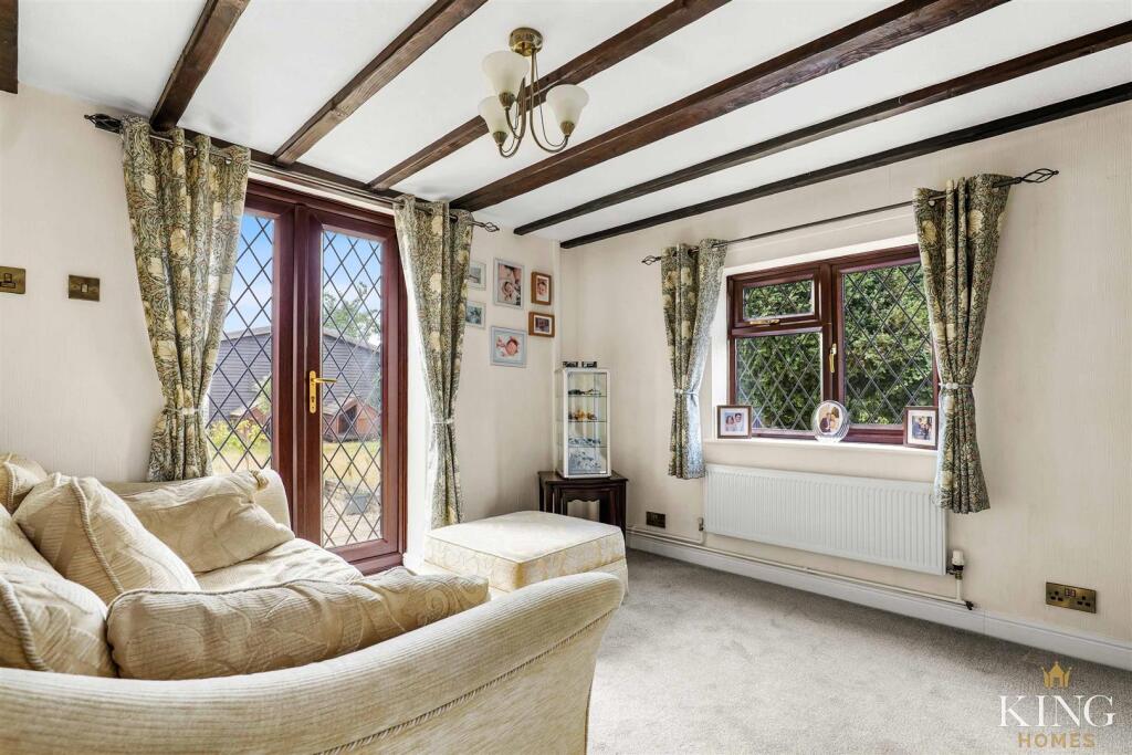 House in Worcester - View 4