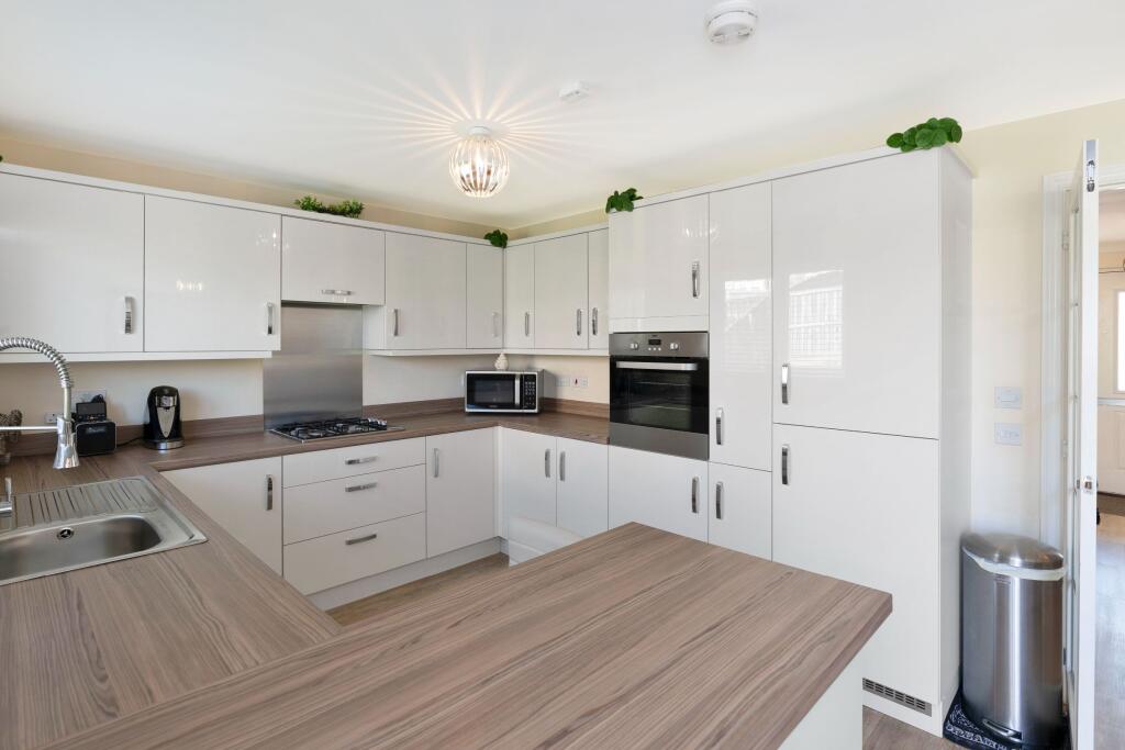Dirleton Court, Newarthill, Motherwell - View 5