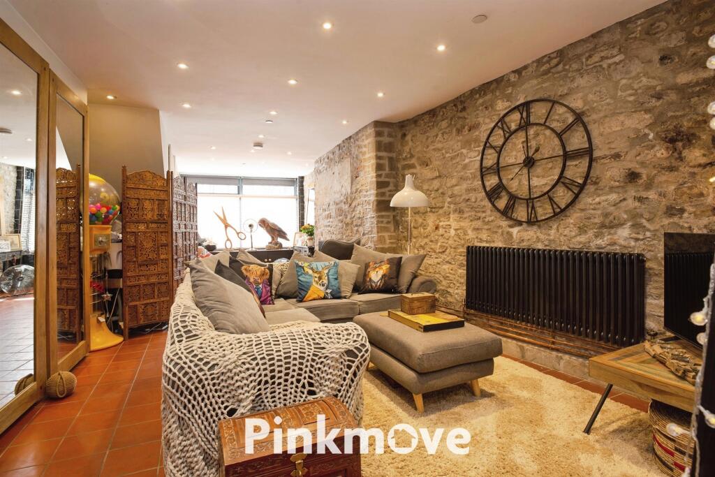 Apartment in Newport, Ultra Pontem, Caerleon - More