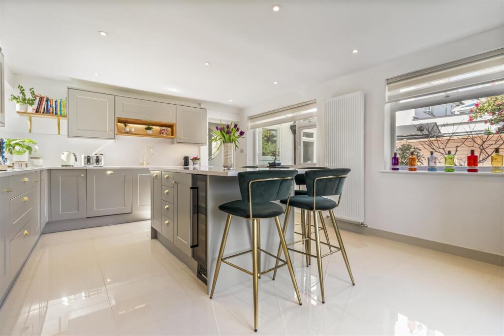 House in Worthing, Goring Road Shops, West Worthing - View 4