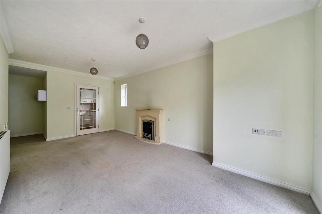 Beecham Lodge, Cirencester, Gloucestershire photo 4