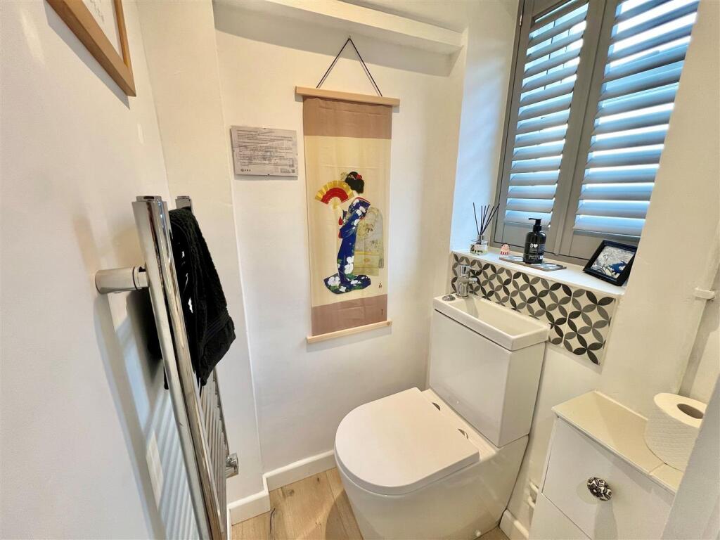House in Totland, Middleton - View 4