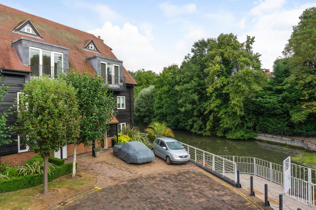 Main image of property: Tallow Road, Brentford, TW8