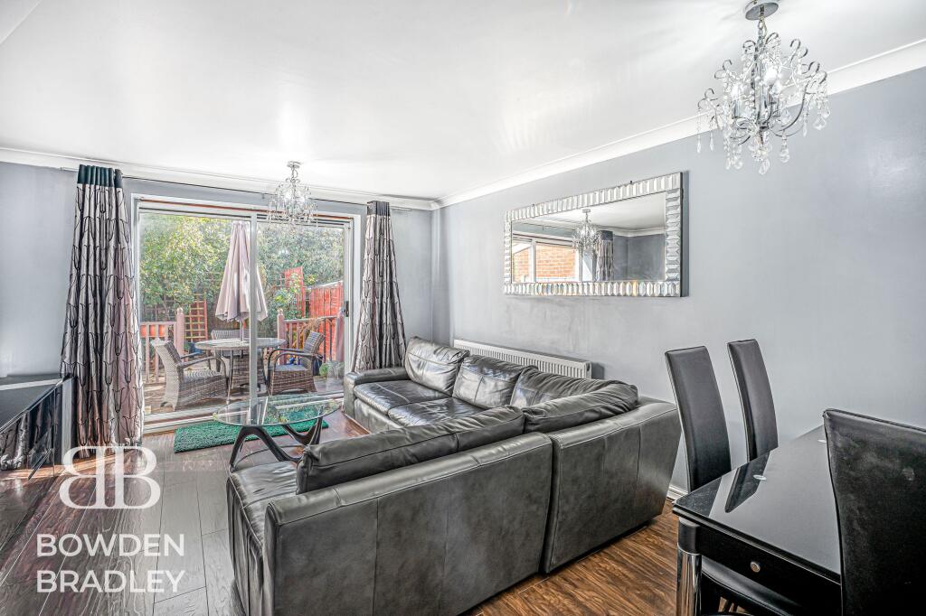 House in Ilford - More