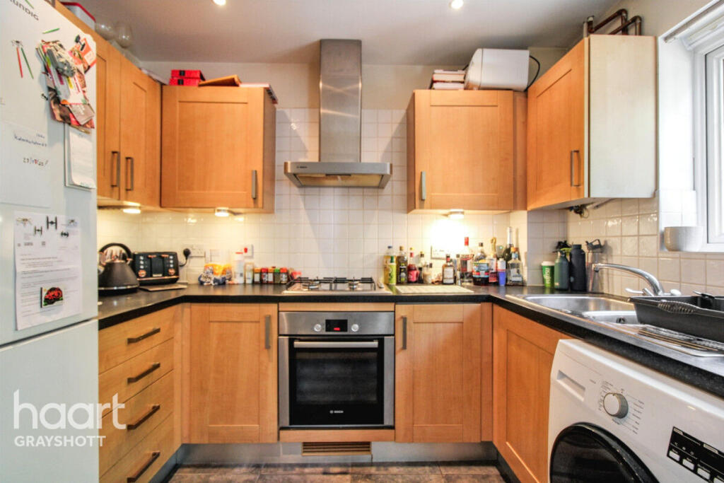 Elder Crescent, Lindford photo 4