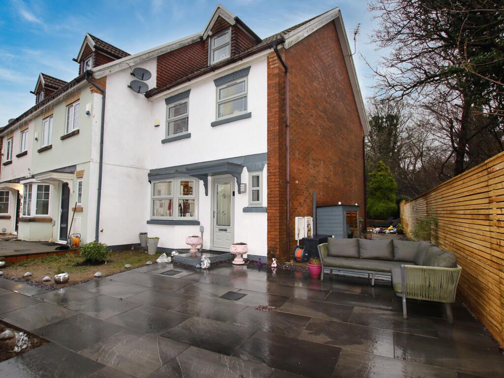 Main image of property: Dan Y Fron, Tonyrefail, CF39 8AZ