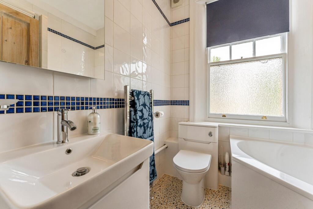 Apartment in London - More