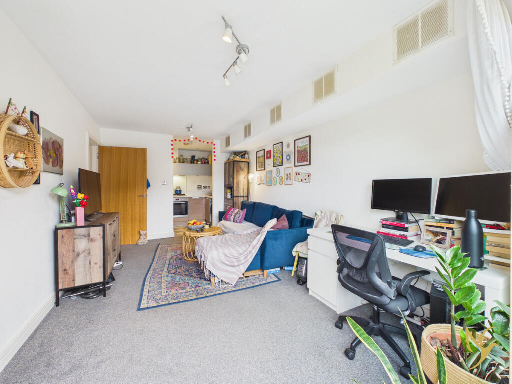 Apartment in Worcester, Worcestershire - More
