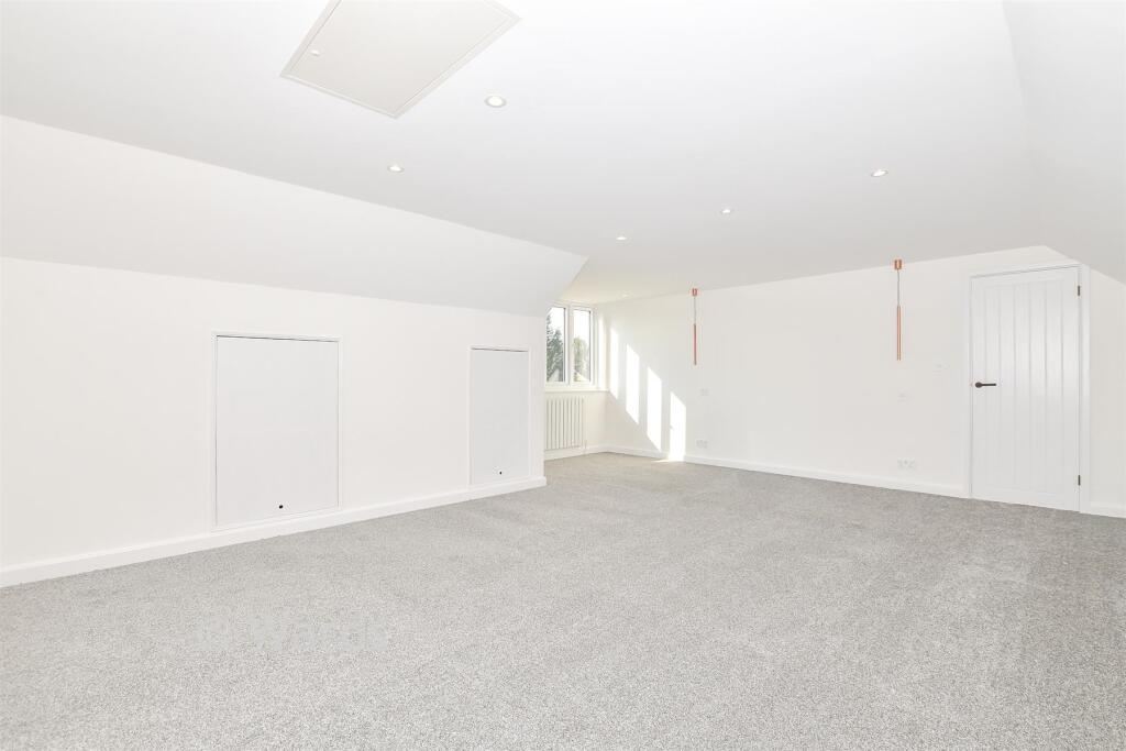 House in Maidstone, Loose - More