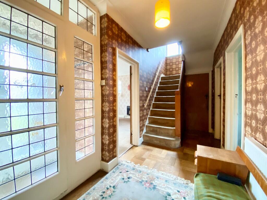 Oak Close, Southgate, N14 photo 2