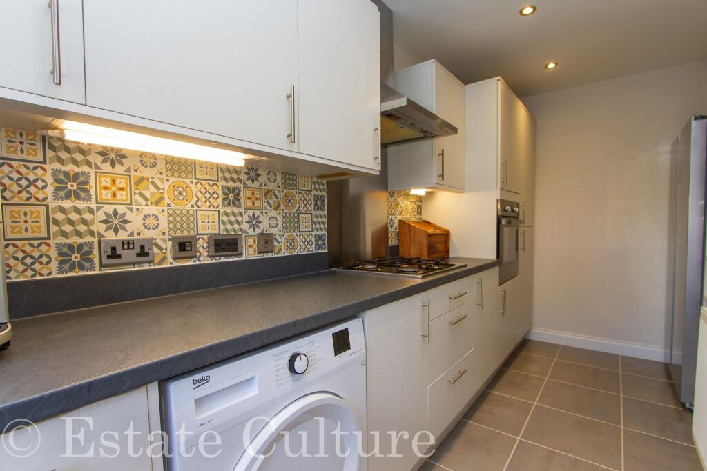 Oakwood Avenue, Coventry photo 5
