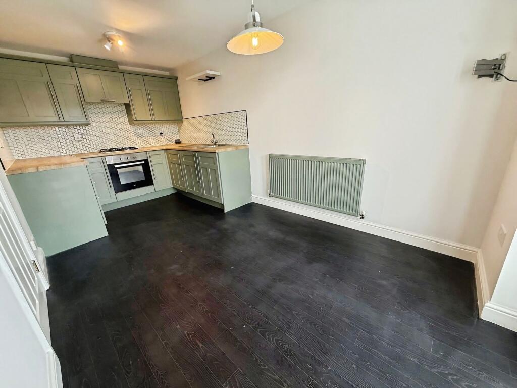 House in Stoke-on-Trent, Packmoor - View 4