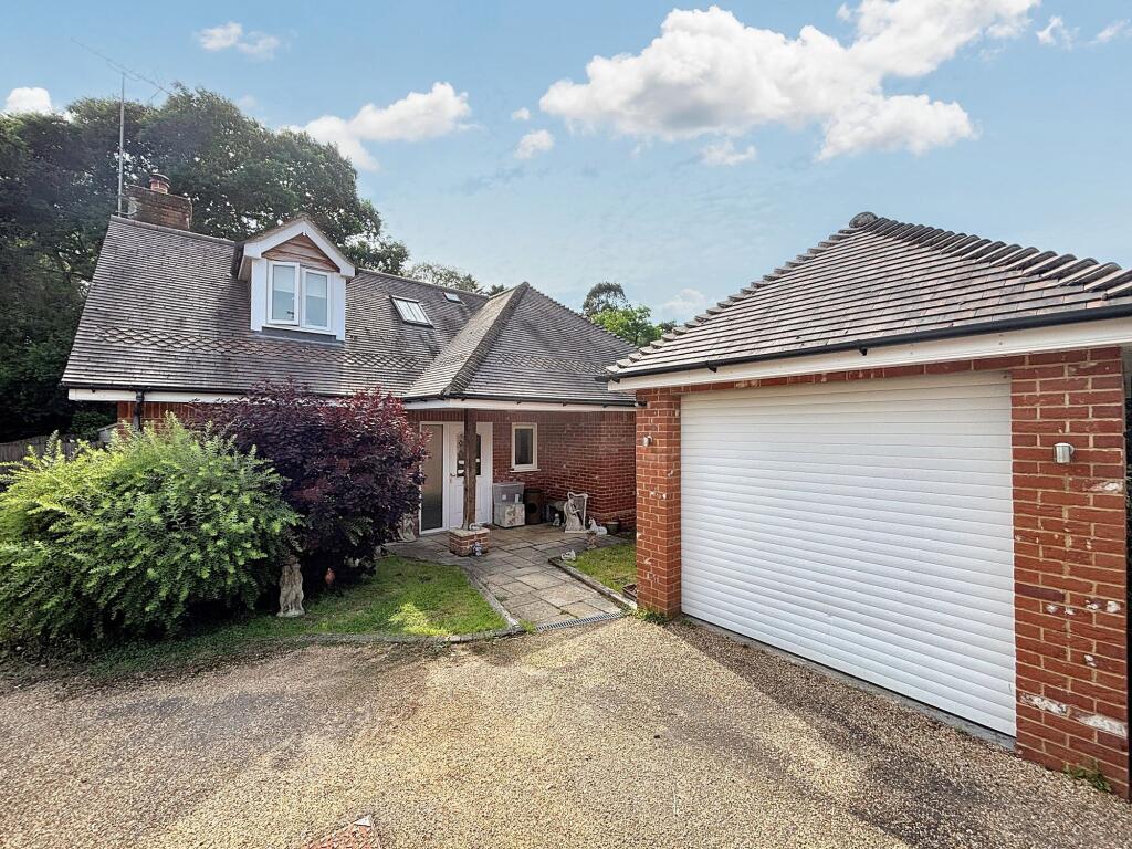 3-bed detached on Antells Way, Alderholt, SP6, £465,000