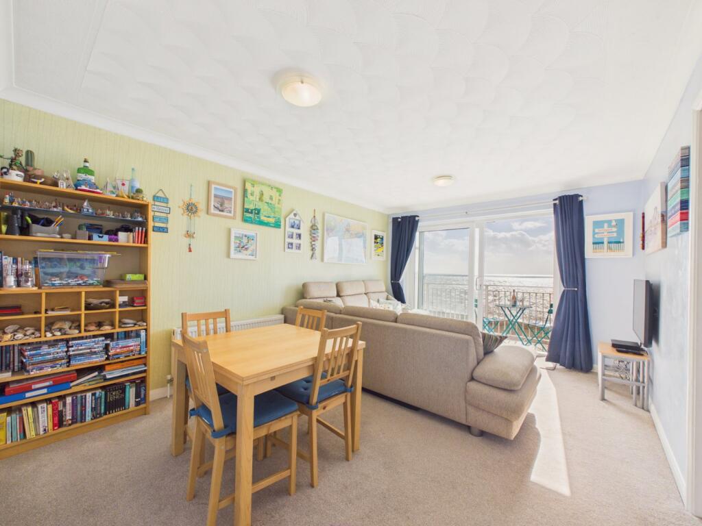 Apartment in Folkestone, Golden Valley, Sandgate - View 4