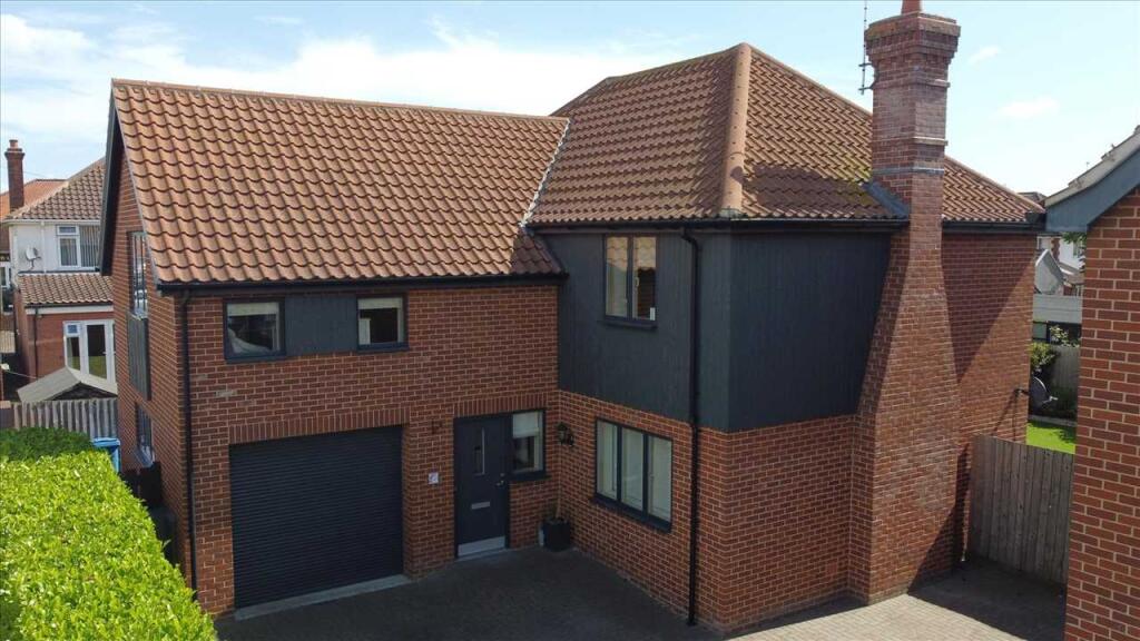 4-bed detached on Bixley Road, Ipswich, £465,000