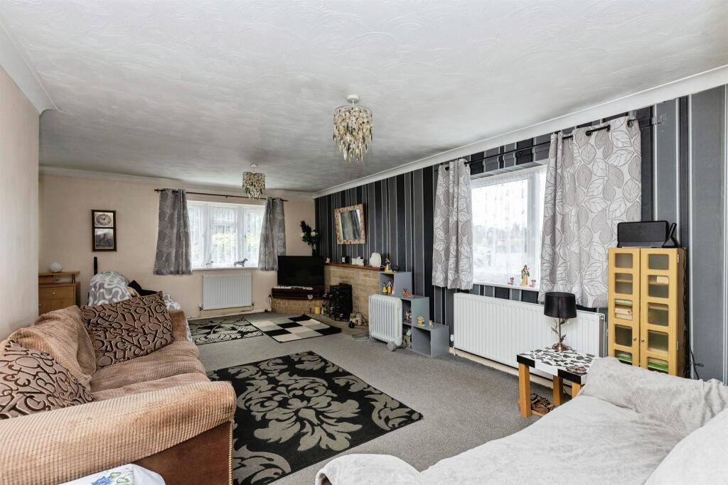 3-bed bungalow on Windsor Drive, March, £300,000