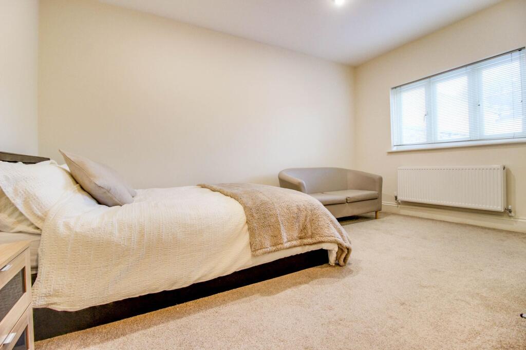 House in Swindon, South Swindon - View 4