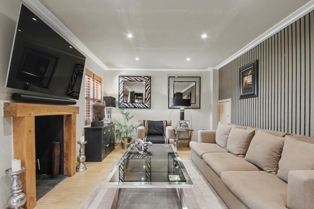 South Downs Close, Swanmore, SO32 - More
