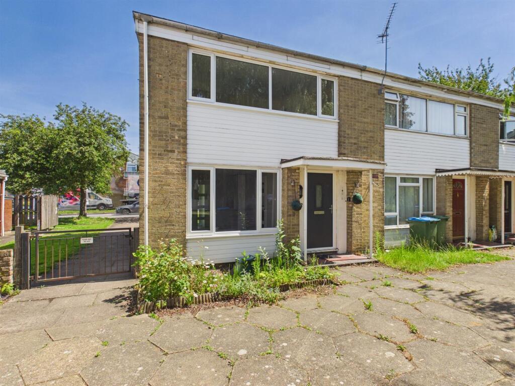 Main image of property: Hastoe Park, Aylesbury, Buckinghamshire