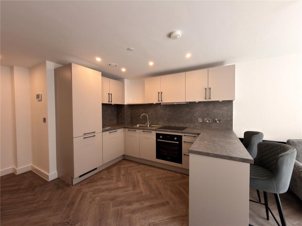 Apartment in Birmingham, West Midlands - View 3