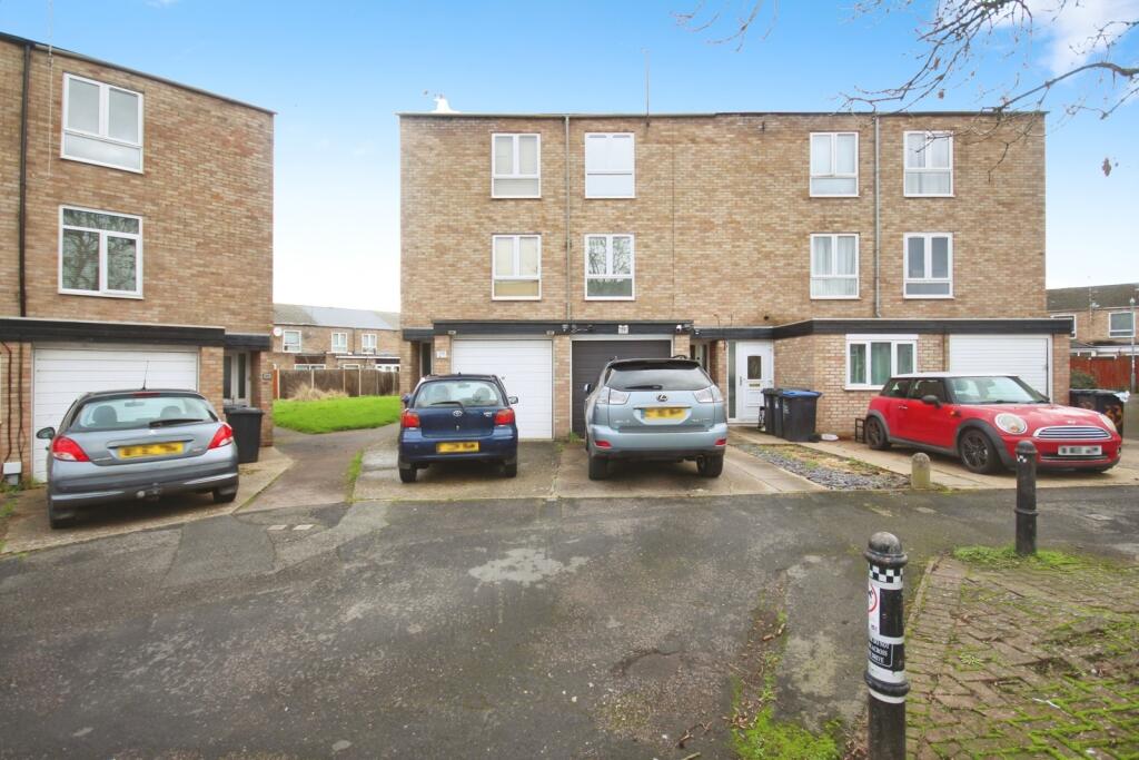 Main image of property: Barton Crescent, Leamington Spa, Warwickshire, CV31