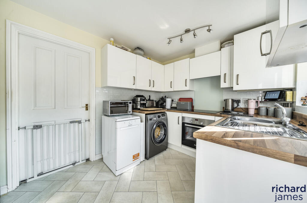 Stowell Road, Coate, Swindon, SN3 photo 3