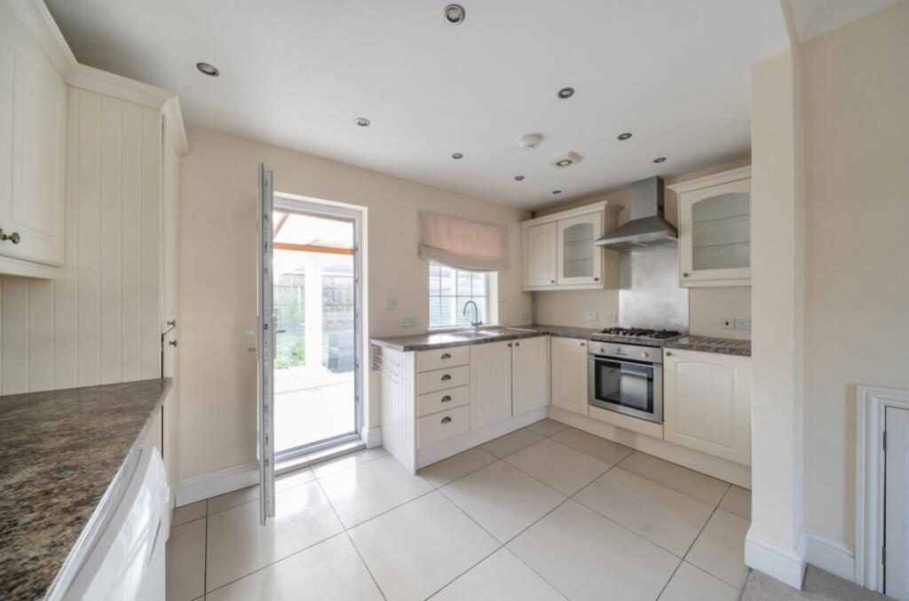 Poplar Road, Healing, Grimsby, Lincolnshire, DN41 photo 3