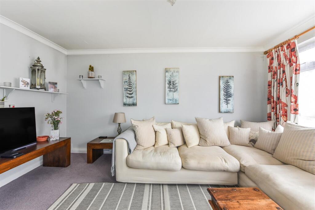 Marmion Avenue, Southsea photo 2