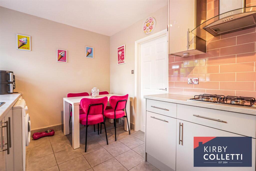 House in Broxbourne, High Leigh Garden Village - More