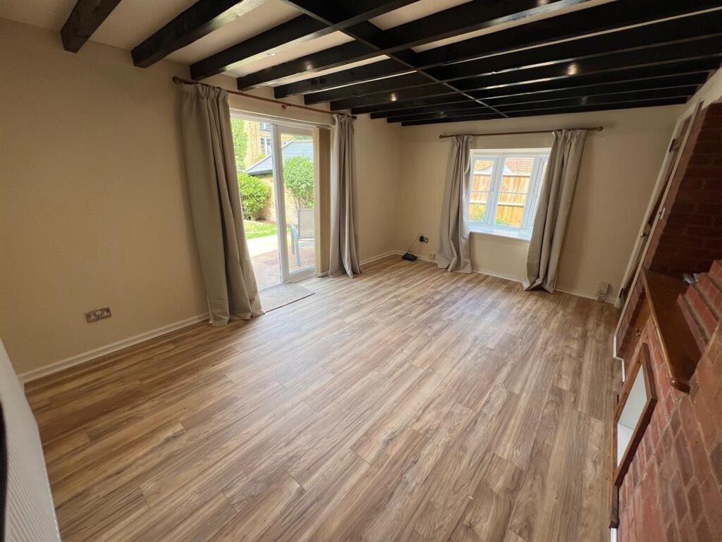 House in Basildon, Noak Bridge - View 5