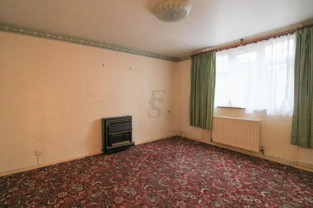 Coatbridge Avenue, Rushey Mead photo 3