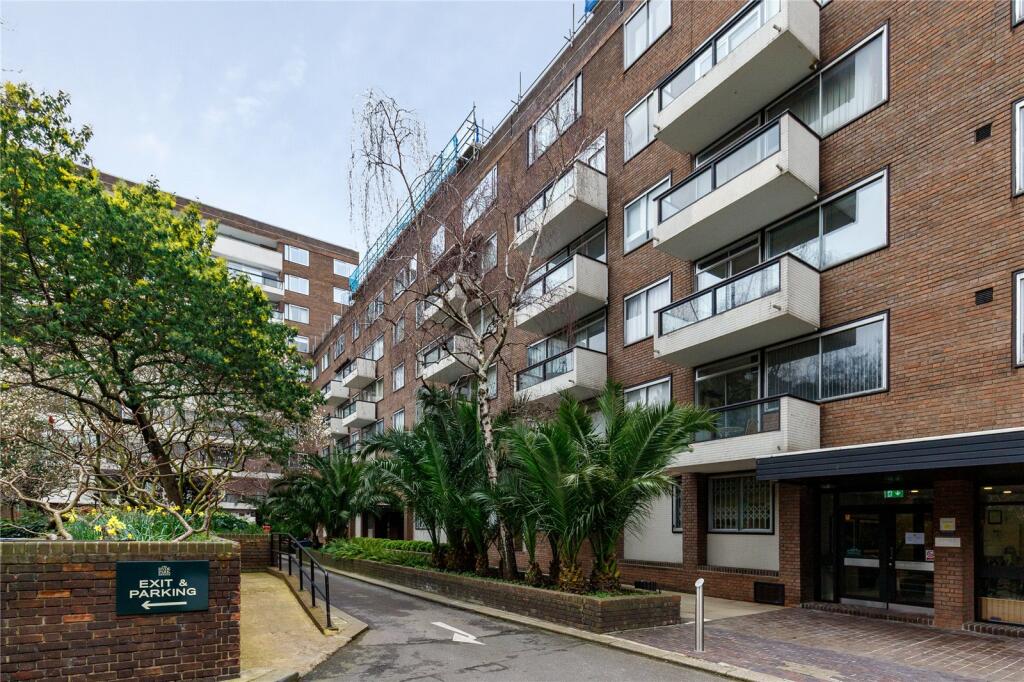 2-bed flat on The Quadrangle, London, W2, £899,950