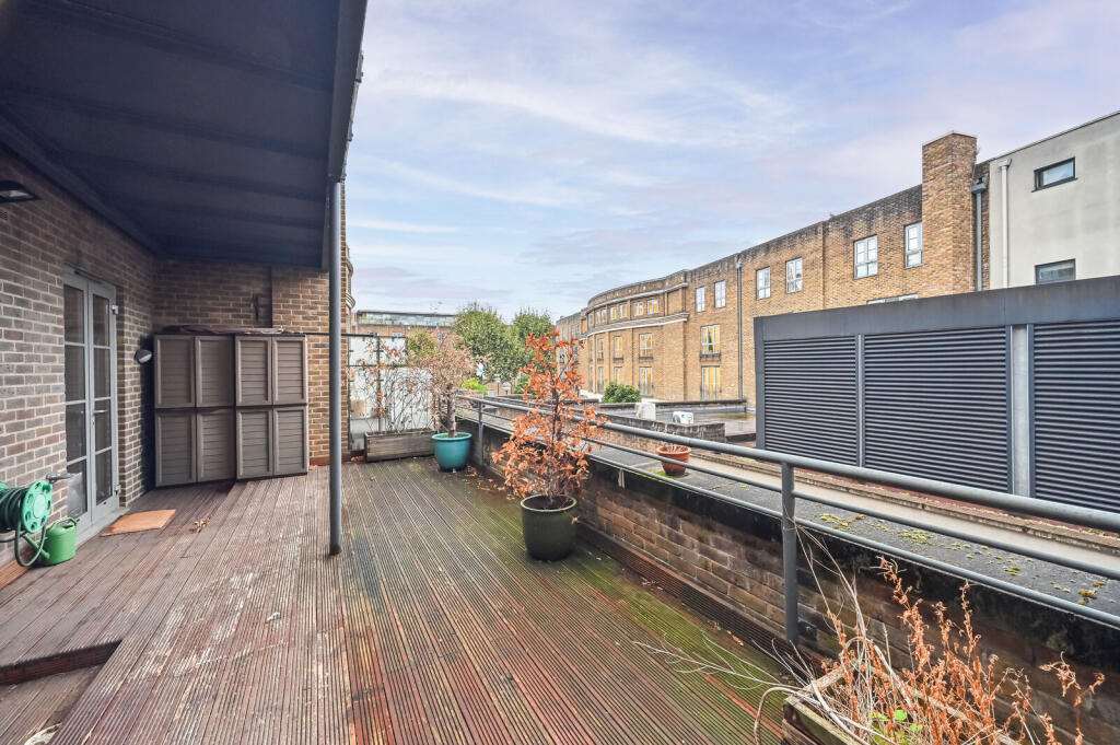 Apartment in London - View 3