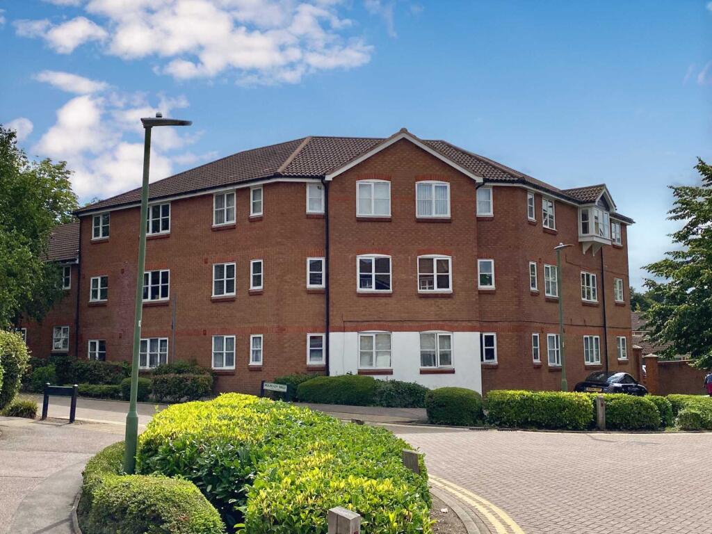 Main image of property: Barge House, Evans Wharf, Hemel Hempstead, Hertfordshire, HP3