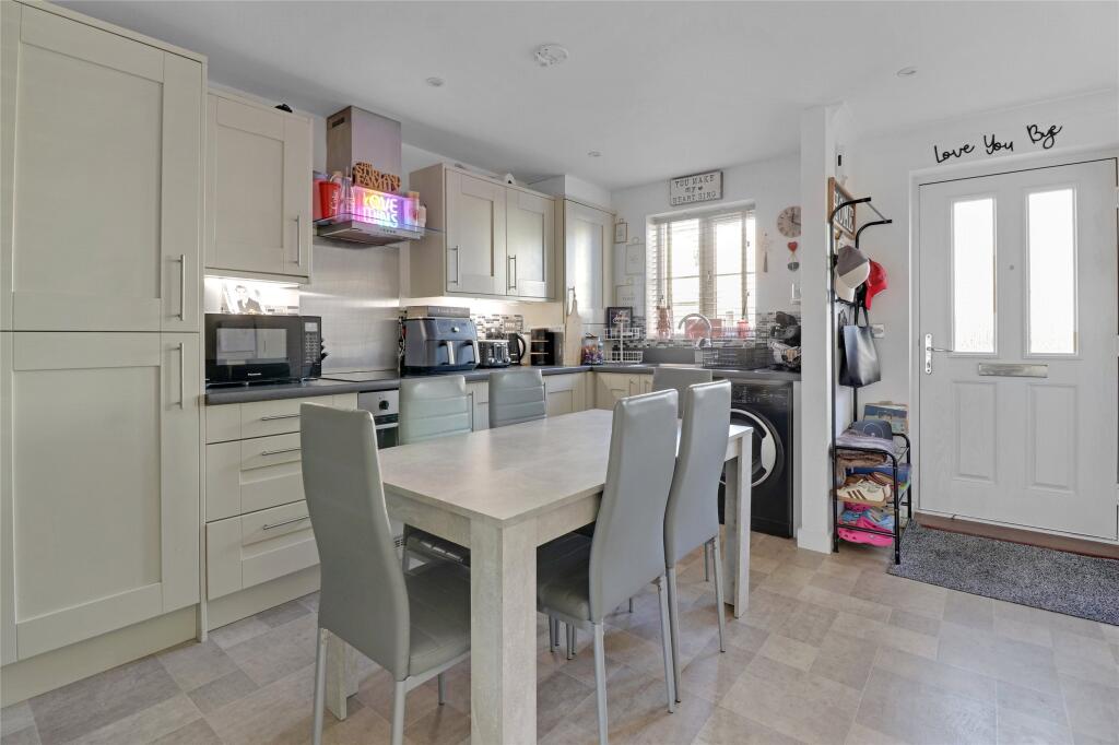 Kensington Close, Barnstaple, Devon, EX31 photo 4