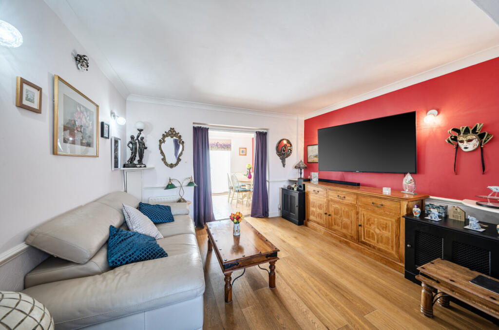 Armstrong Crescent, Cockfosters, Barnet, EN4 - View 5