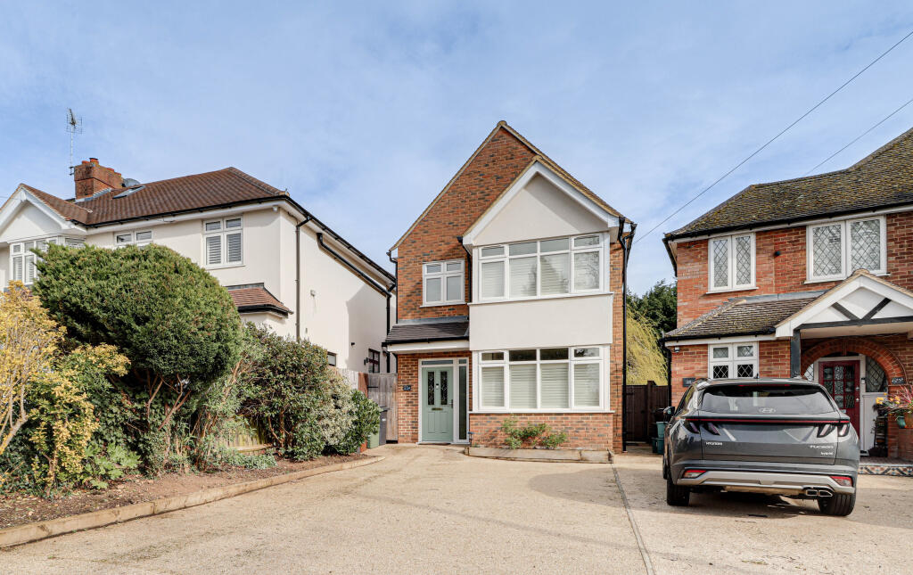 Laburnum Grove, Chiswell Green, St Albans, AL2
