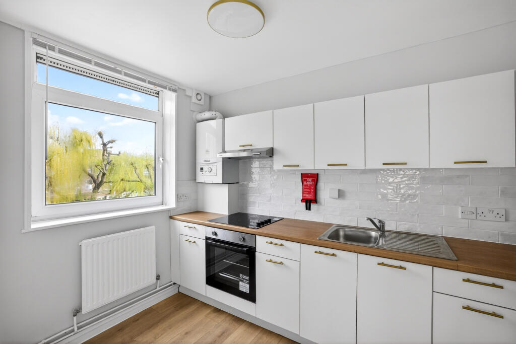 Main image of property: Giraud Street, London, E14